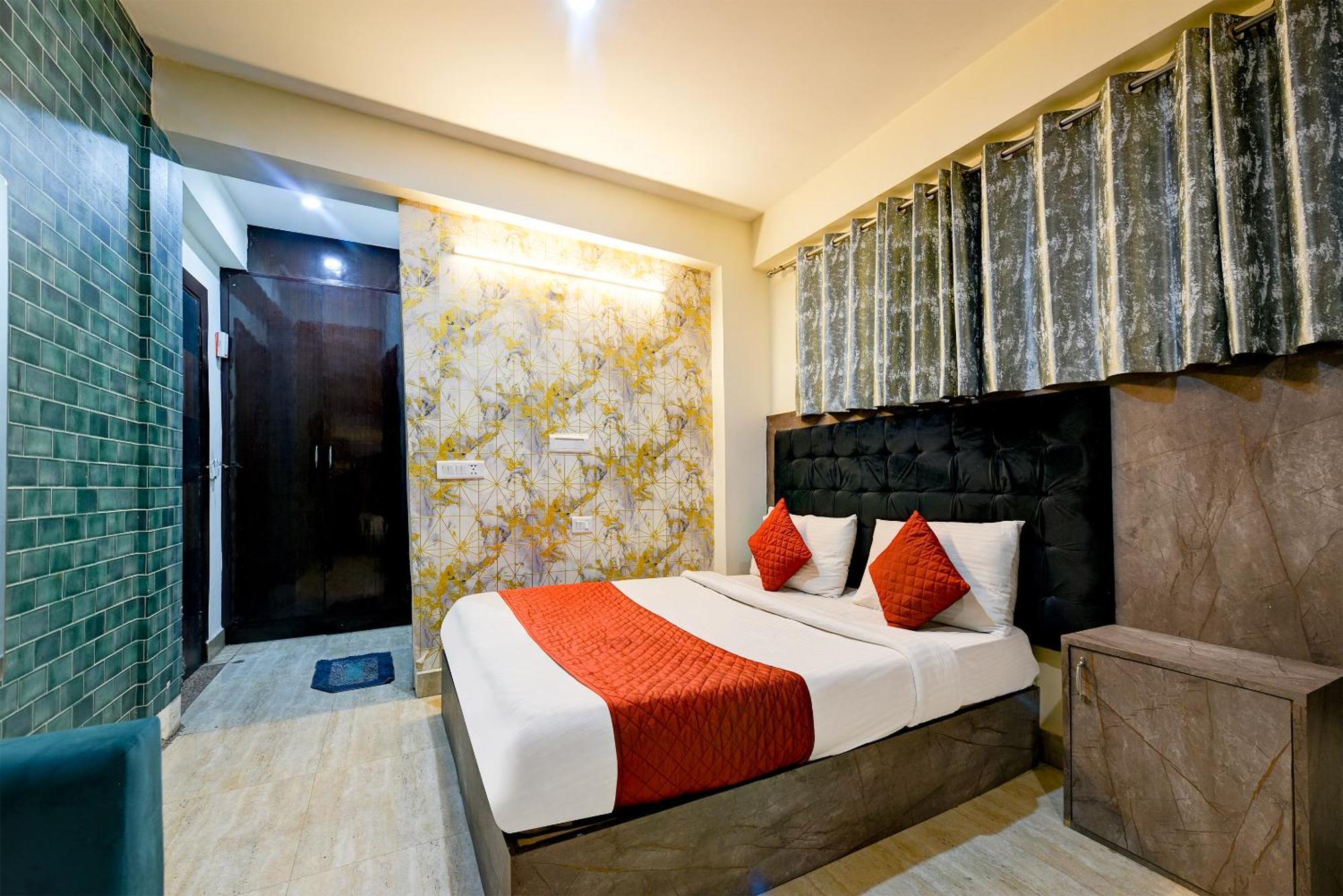 Hotel Square Plaza At Airport New Delhi Exteriör bild